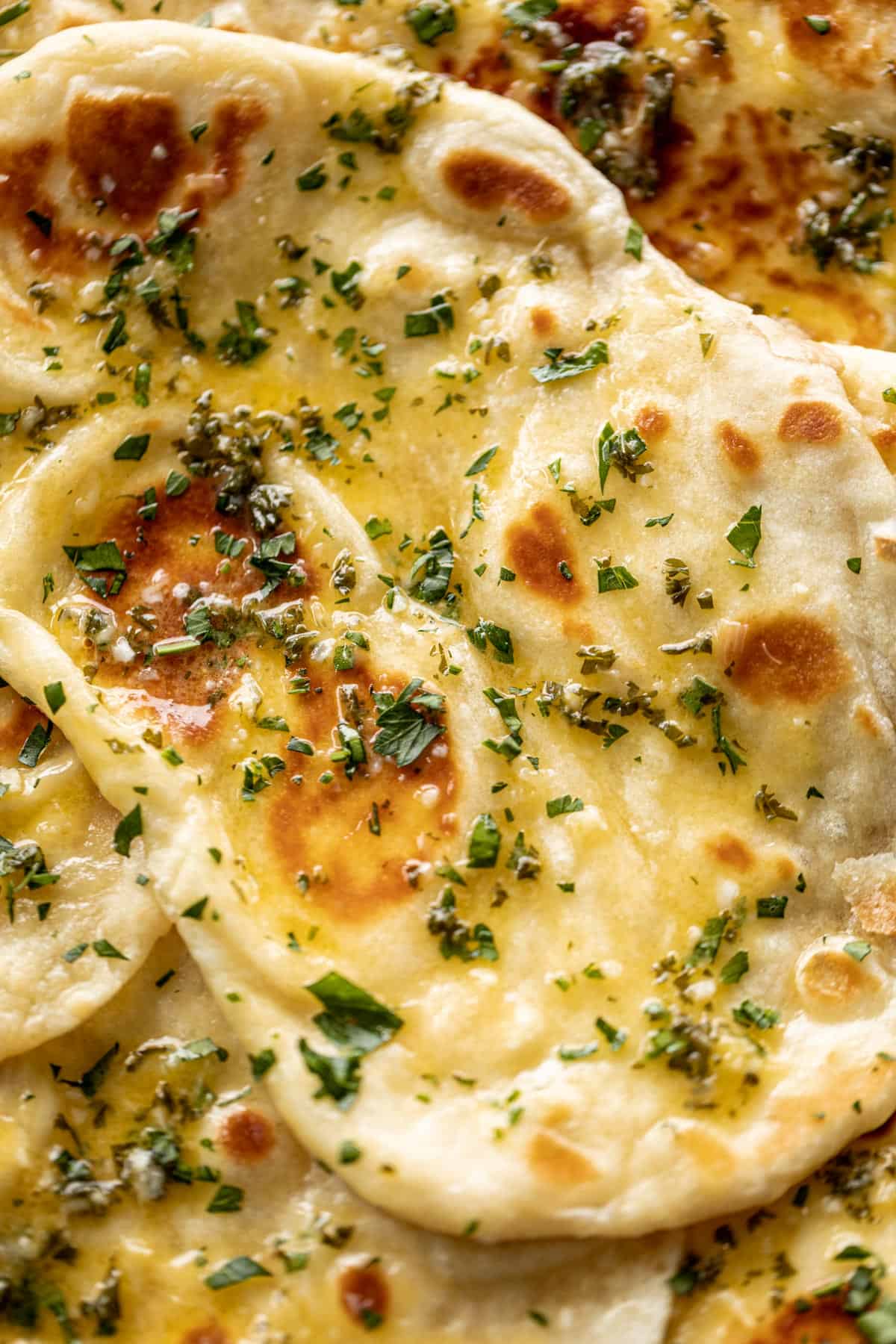 Fluffy Homemade Garlic Naan: Perfect for Curries and Gatherings